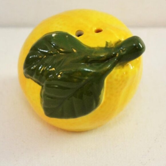 Lemon Shape Salt And Pepper Shakers Bottom Plugs Intact Table Serveware Decor - Picture 5 of 5